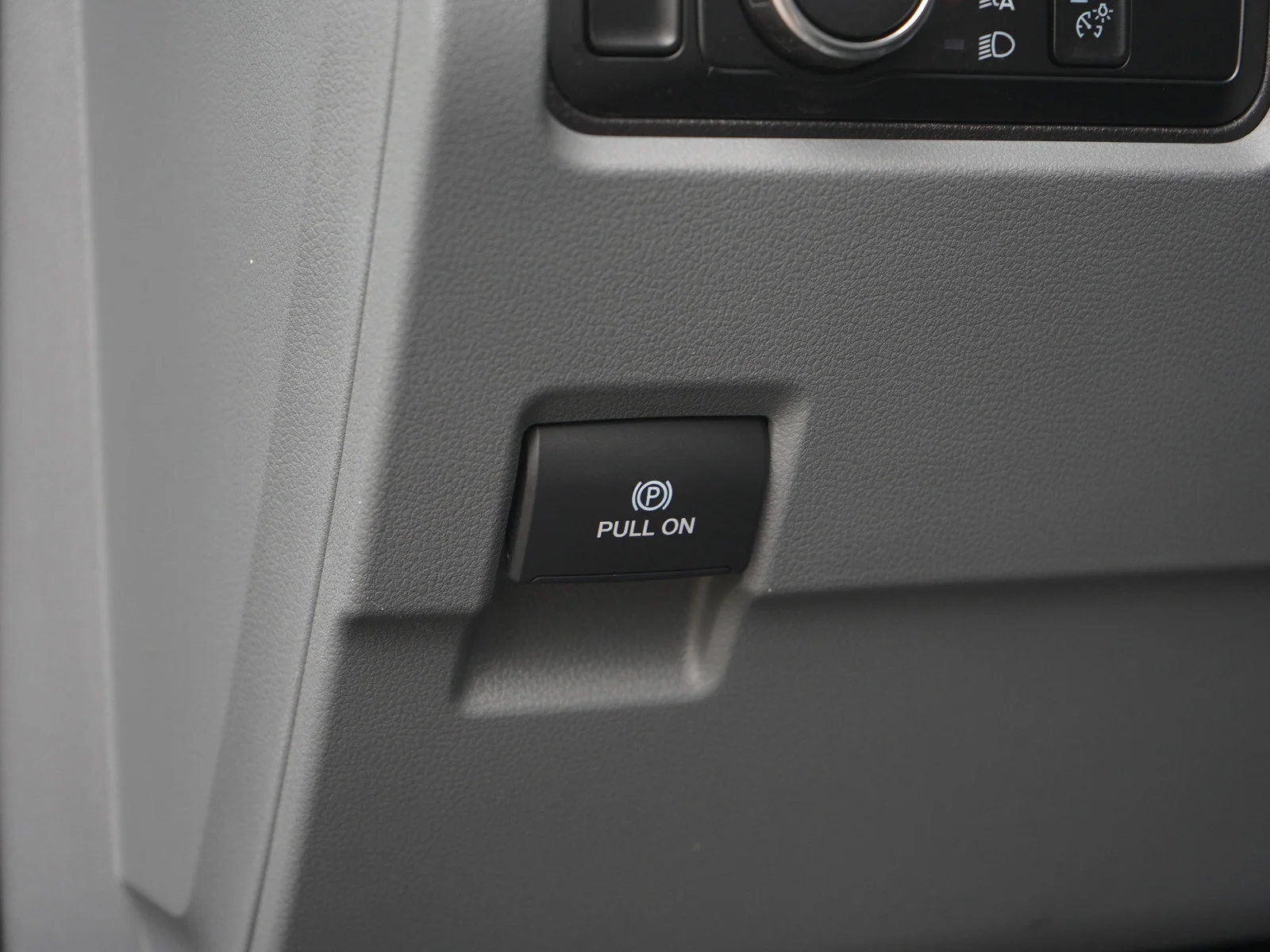 Used 2024 Carbonized Gray Metallic Ford XLT image 27