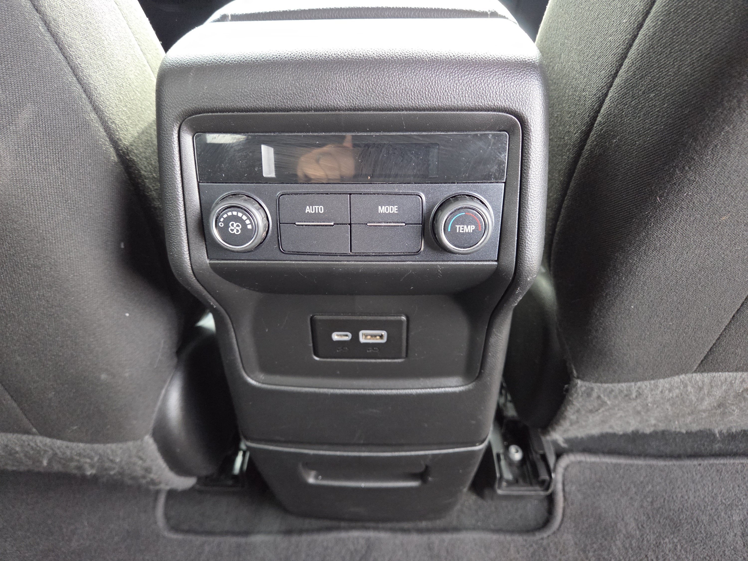 Used 2020 Summit White GMC SLE image 27