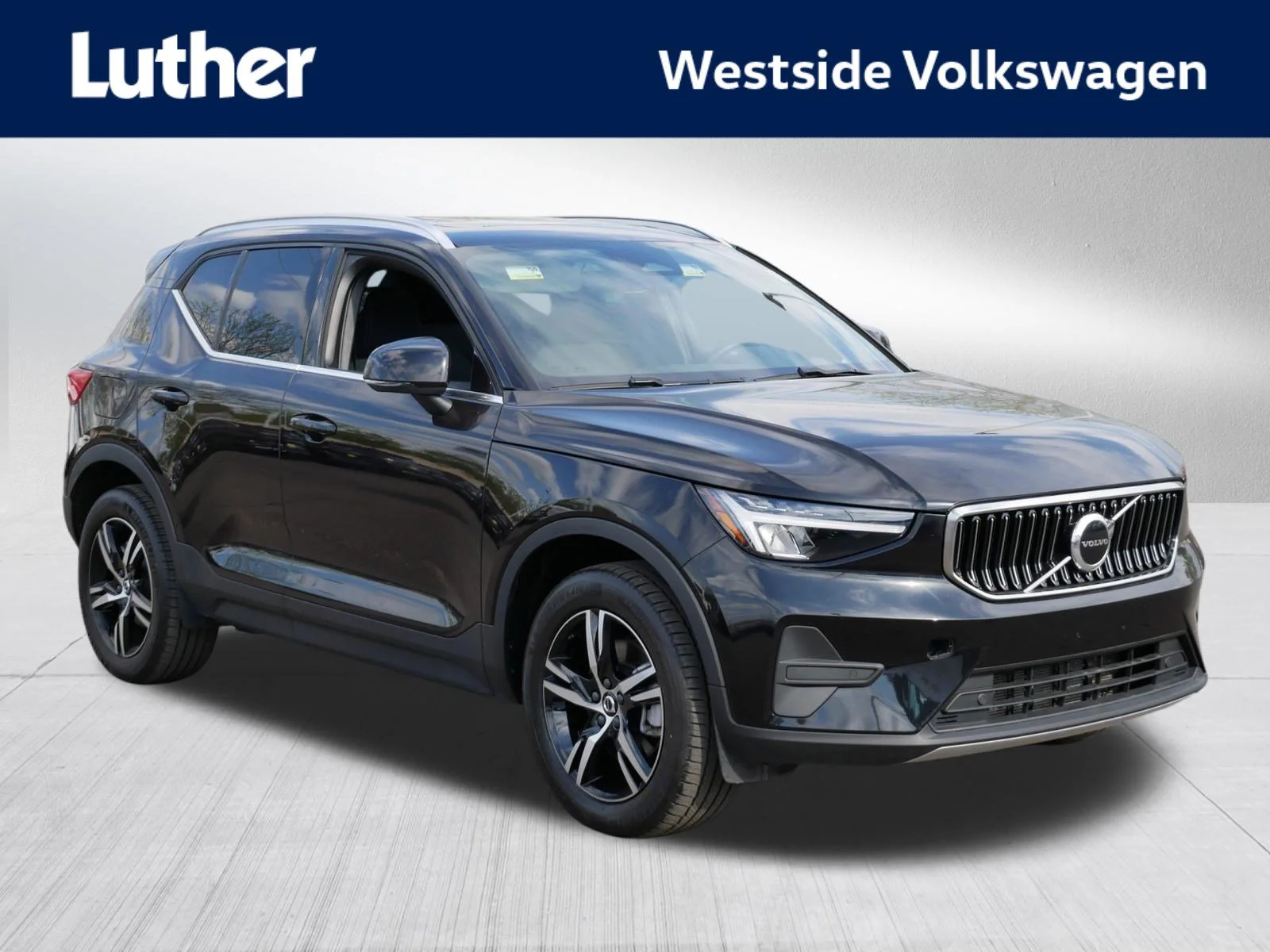 2025 Volvo XC40 B5 Core Bright AWD's photo