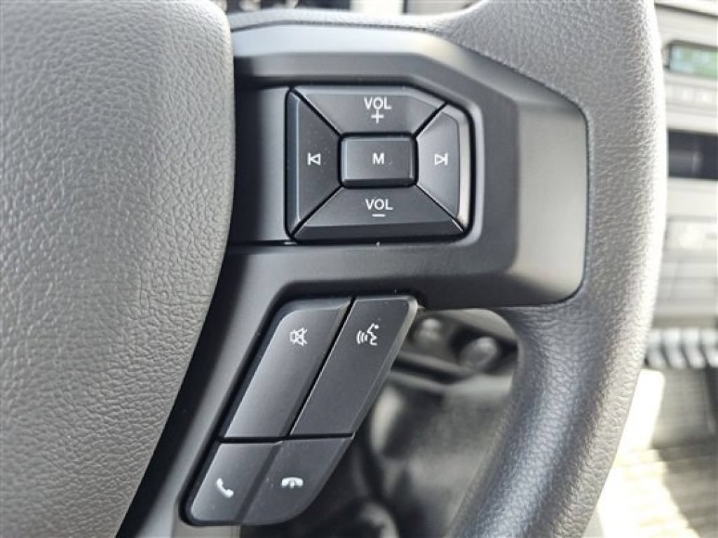 New 2025 Oxford White Ford Base image 17
