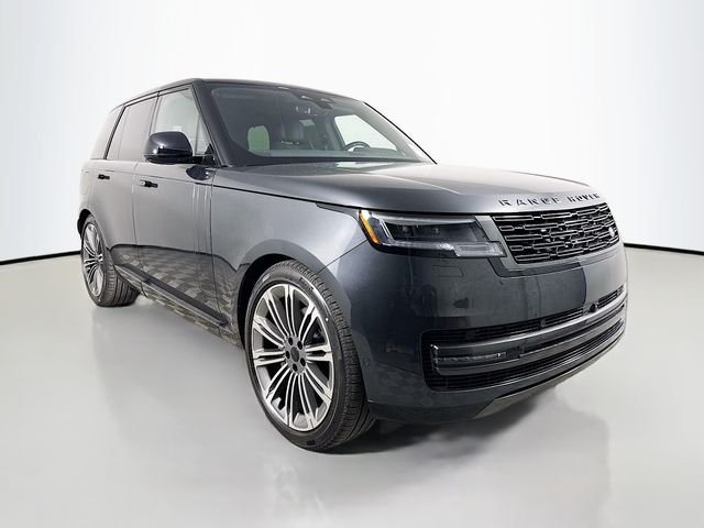 New 2026 Carpathian Grey Land Rover SE image 3