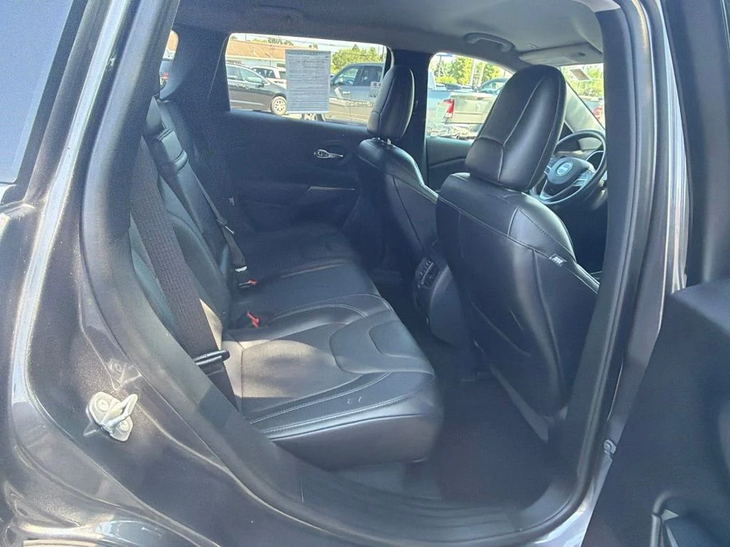 Used 2019 Gray Jeep Limited image 39