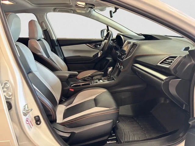 Used 2020 Crystal White Pearl Subaru Limited image 15