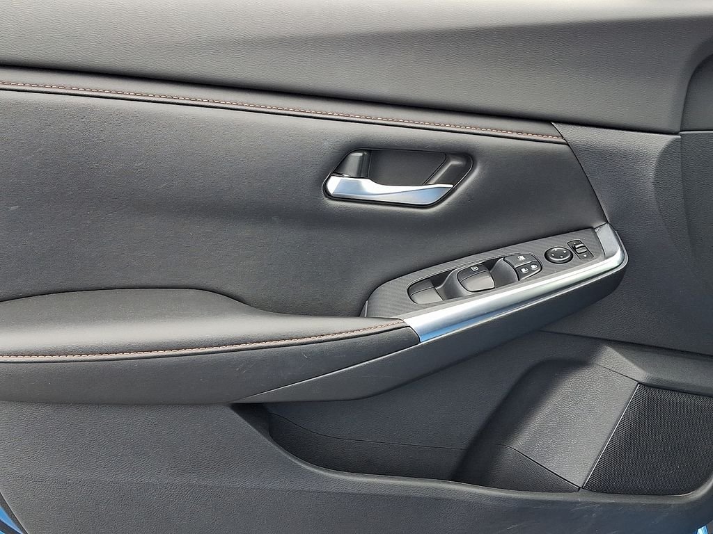 Used 2022 Blue Nissan SR image 13