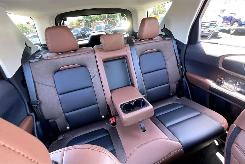 New 2025 Carbonized Gray Metallic Ford Outer Banks® image 27
