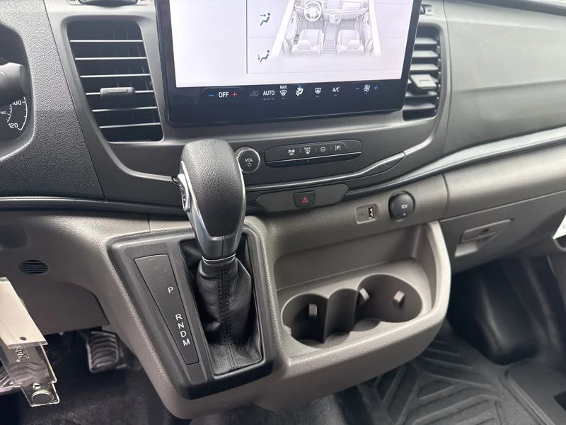 New 2025 Oxford White Ford Cargo Van image 31