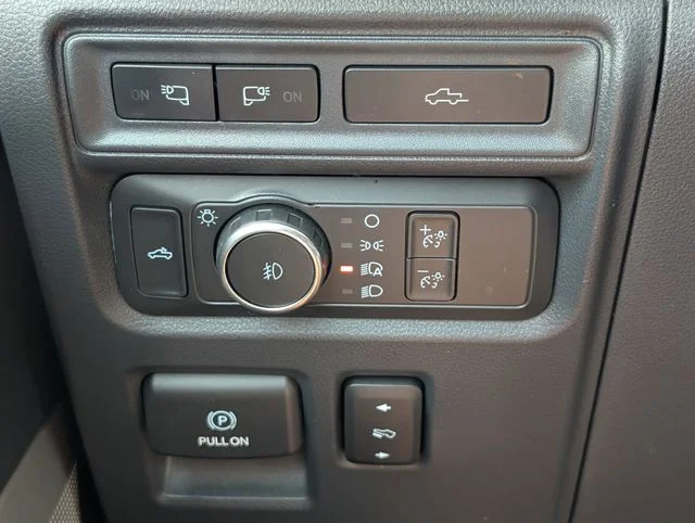Used 2022 Black Ford Lariat image 27