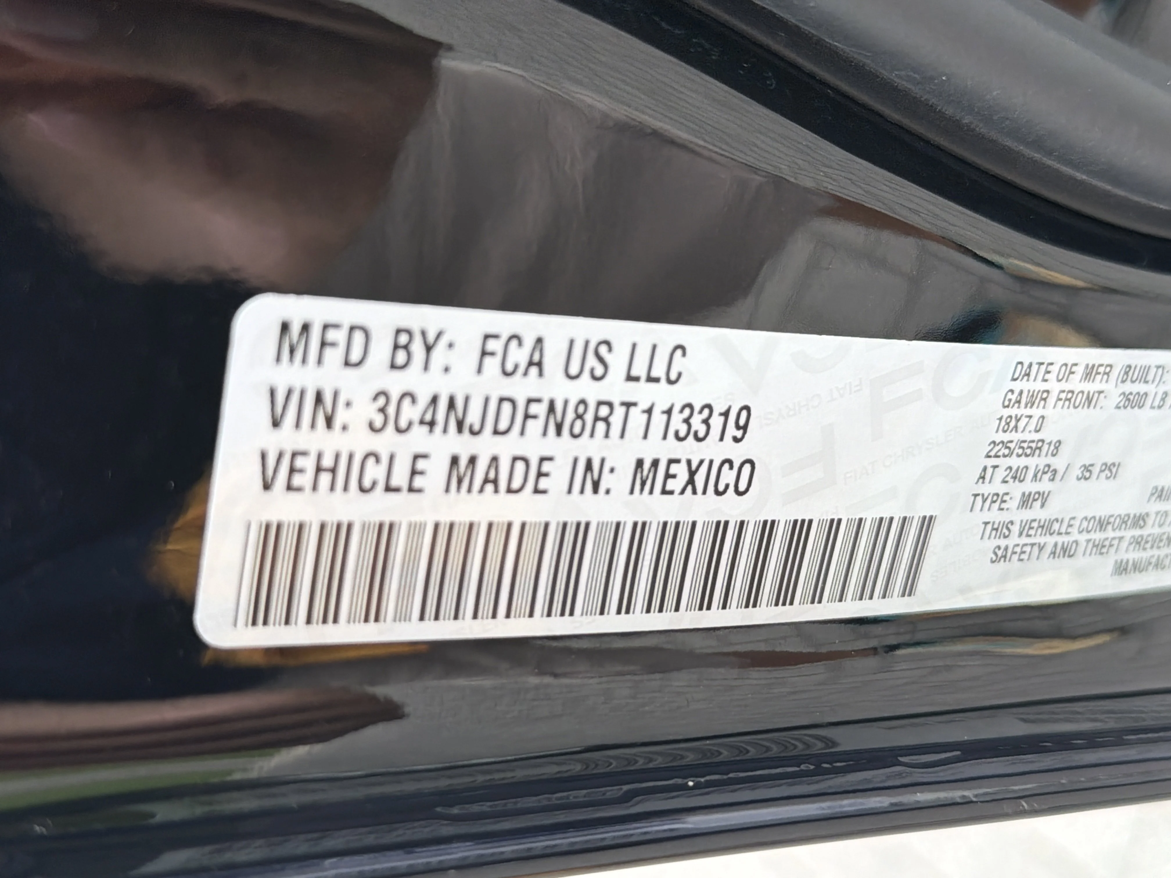 Used 2024 Diamond Black Crystal Pearlcoat Jeep Latitude Lux image 29