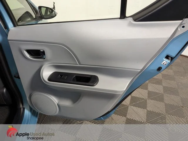Used 2014  Toyota Two image 29