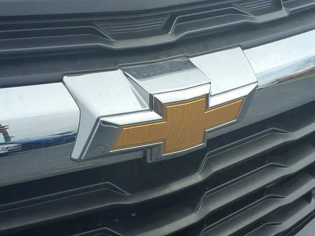 New 2026 Mosaic Black Metallic Chevrolet LT image 22