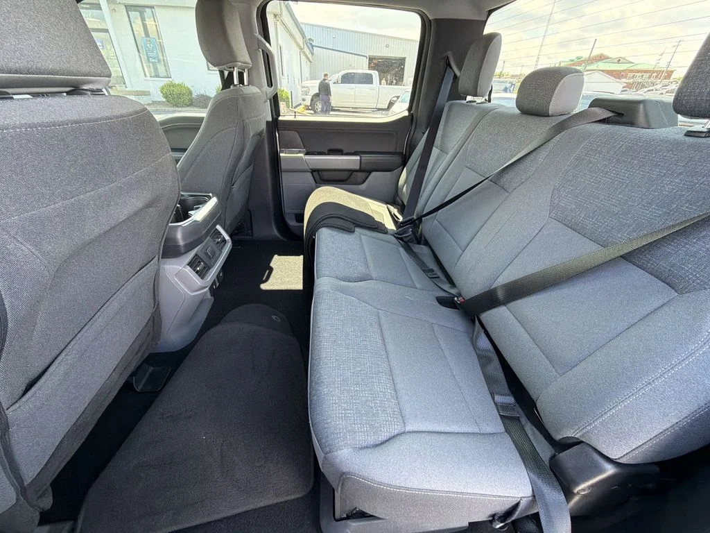 Used 2024 Silver Ford XLT image 27