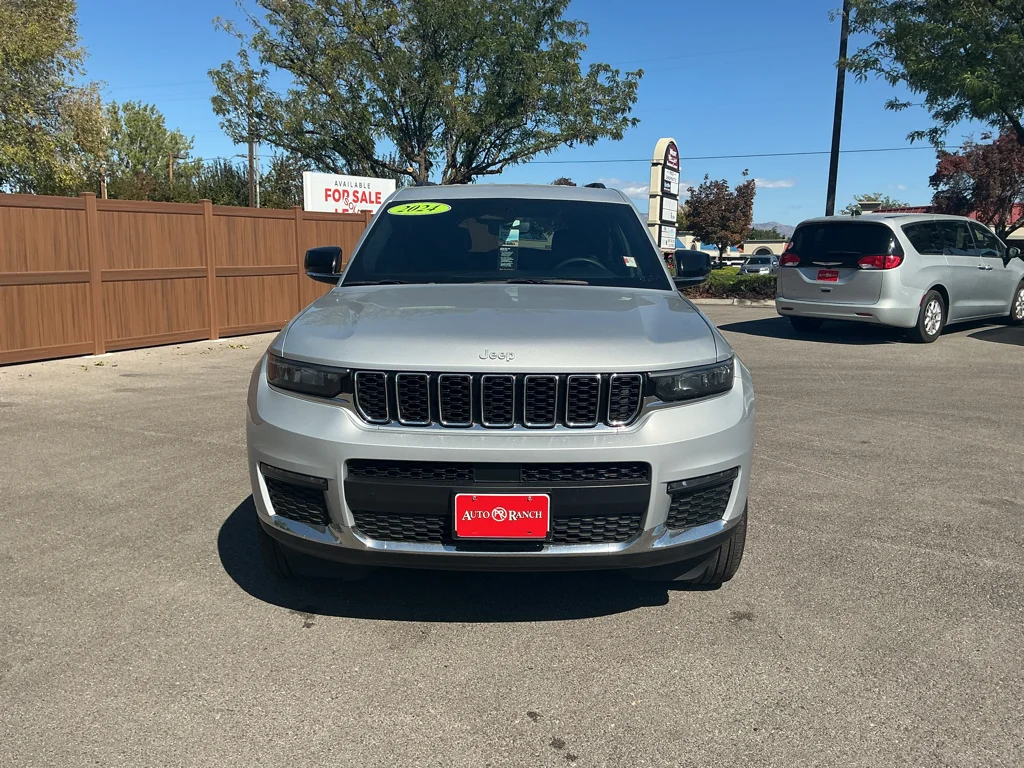 Used 2024 Silver Zynith Jeep Limited image 2