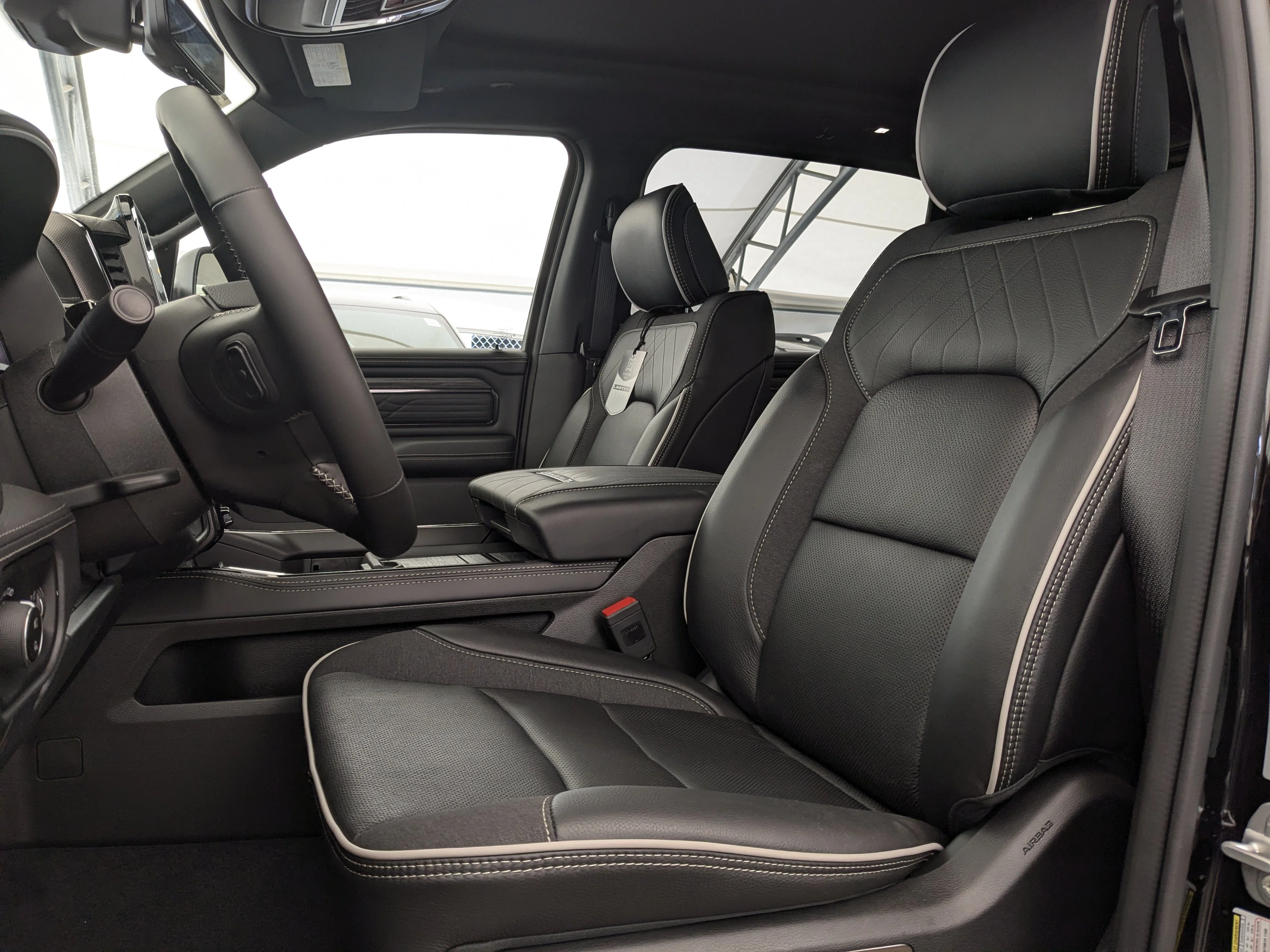 New 2026 Black RAM Limited - - 5.7L HEMI V8 - Pano Sunroof - Limited Lvl A Grp - Trailer Brake Ctrl & More! image 15