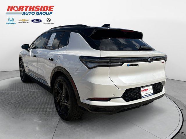 Certified Used 2025 Iridescent Pearl Tricoat Chevrolet RS image 5