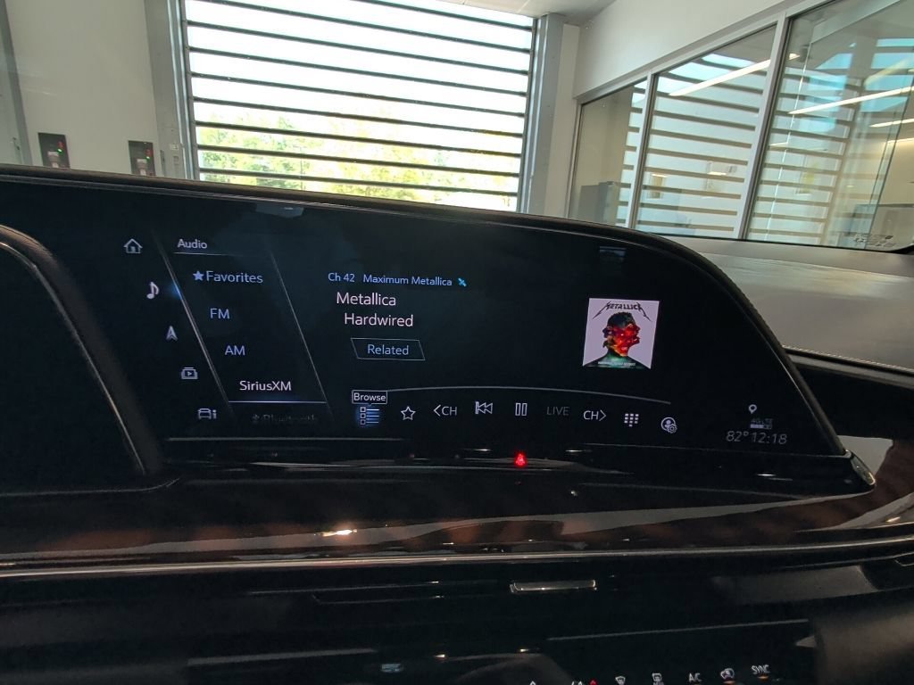 Certified Used 2022 BLACK RAVEN Cadillac Sport Platinum image 14