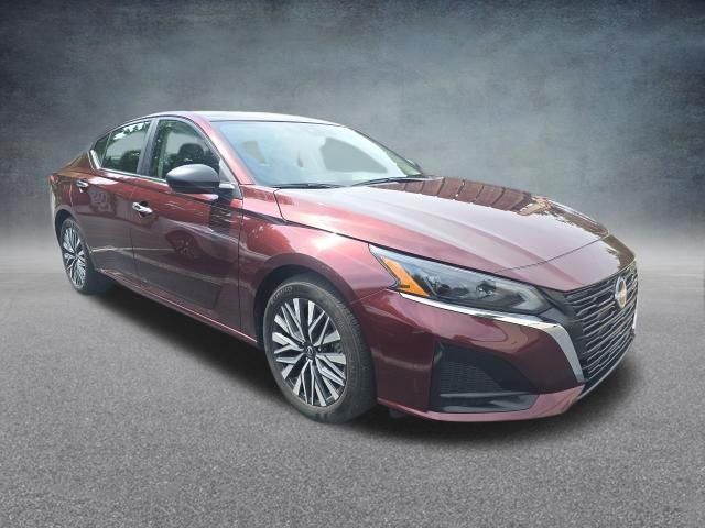 Used 2025 Garnet Pearl Metallic Nissan 2.5 SV image 9