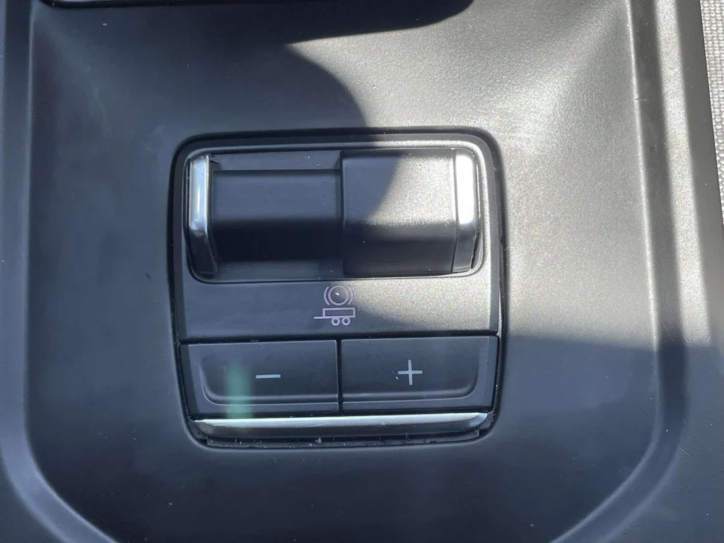 Used 2023 Blue GMC AT4X image 40