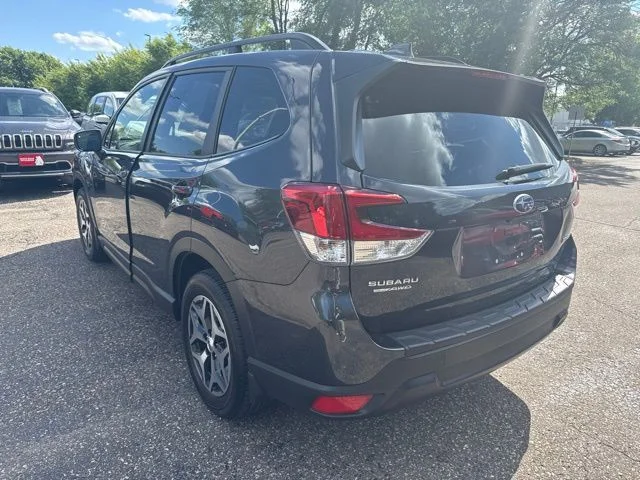 Used 2019 Dark Gray Metallic Subaru Premium image 3