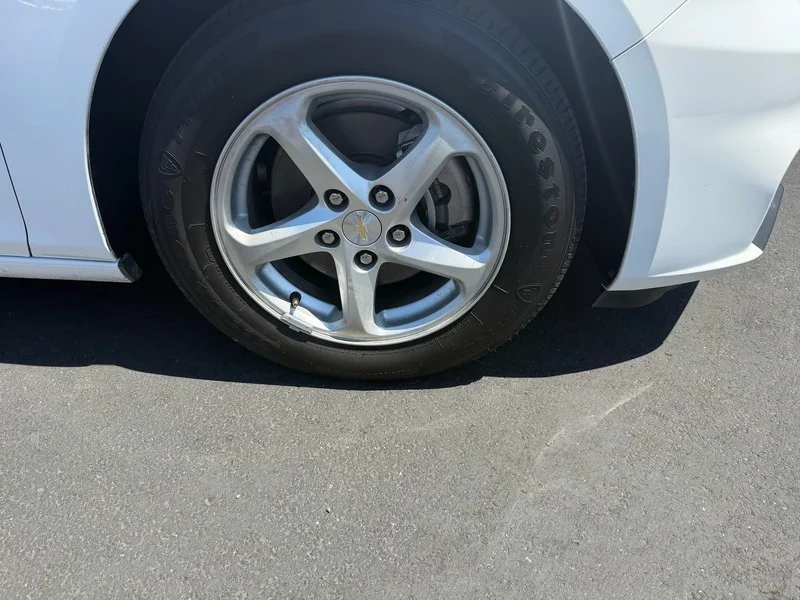 Used 2018 SUMMIT WHITE Chevrolet LS image 30