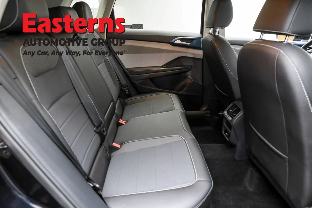 Used 2024 Black Volkswagen 1.5T SE image 22