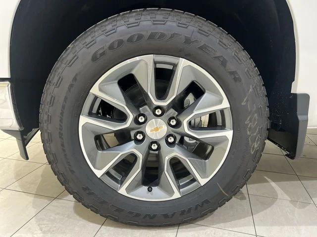 New 2026 White Chevrolet LT image 29