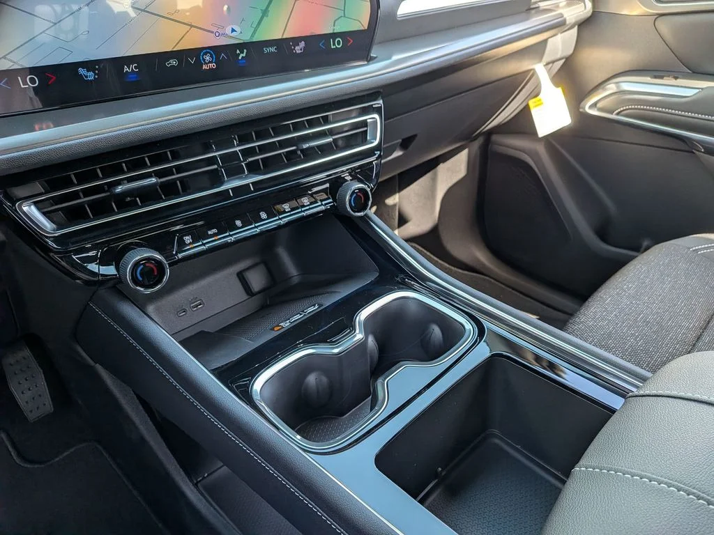 2026 Chevrolet Traverse LT - Photo 24