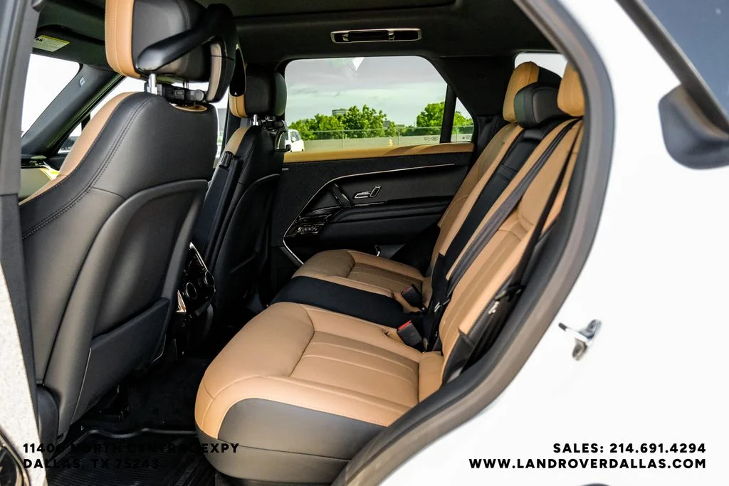New 2026 Fuji White Land Rover Dynamic SE image 36
