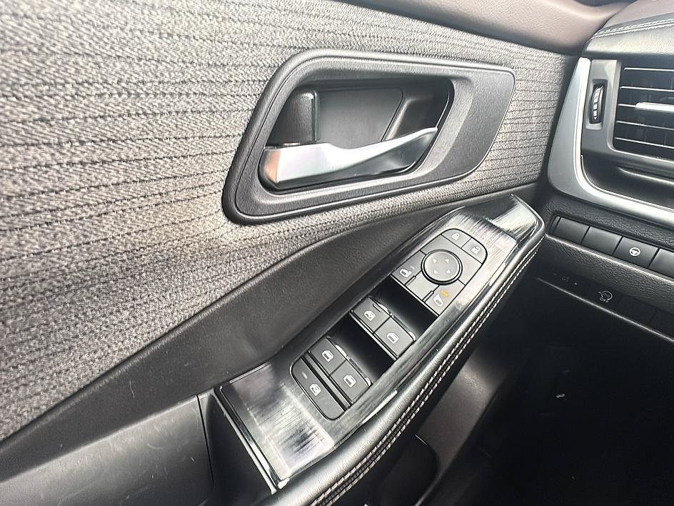 Used 2023 Gun Metallic Nissan SV image 15
