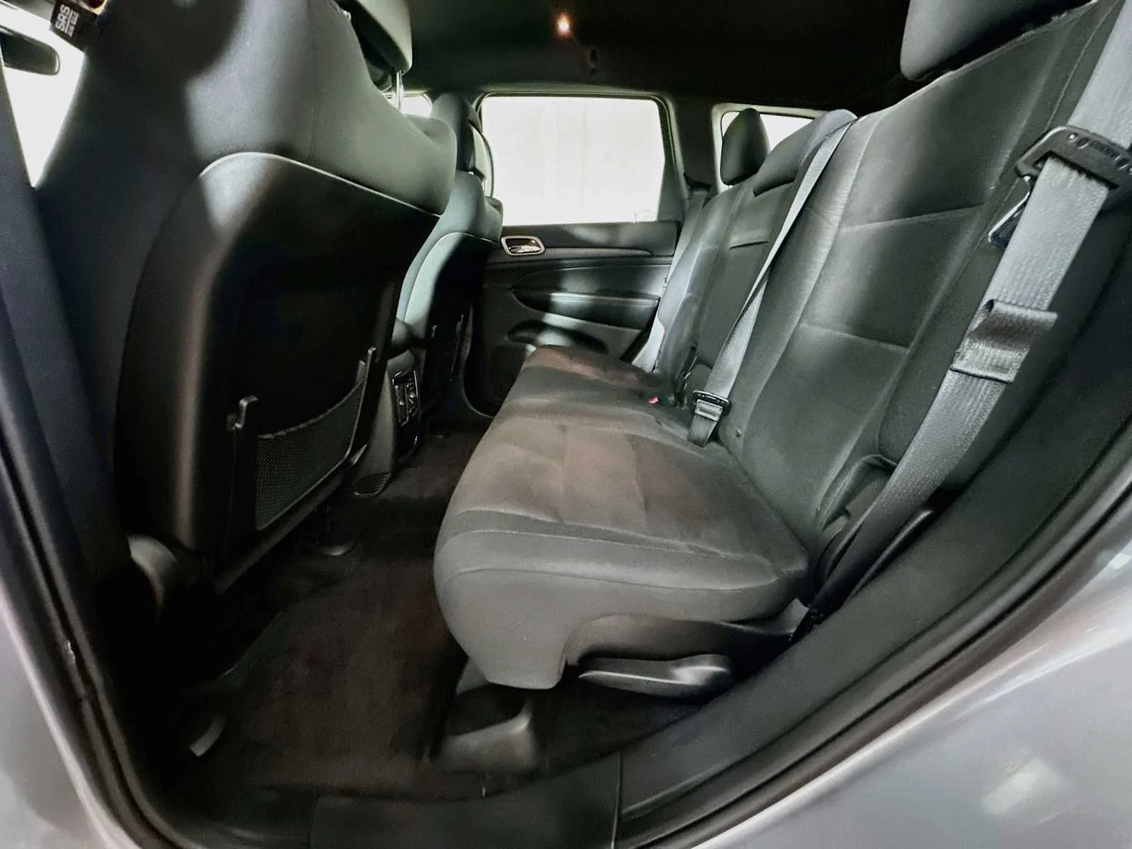 Used 2017 Billet Silver Metallic Clearcoat Jeep Laredo image 21