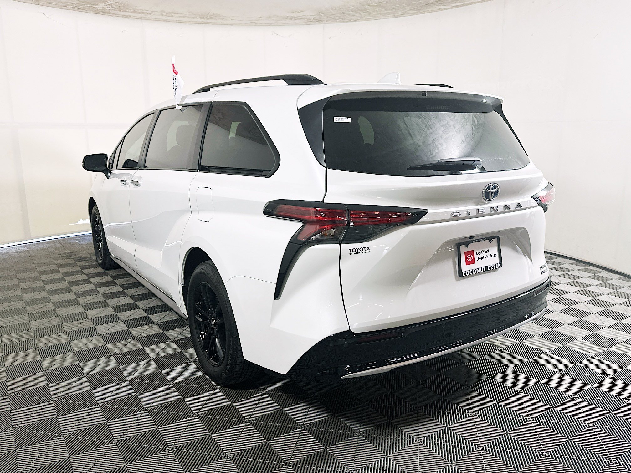 Used 2023 Pearl Toyota Limited image 5