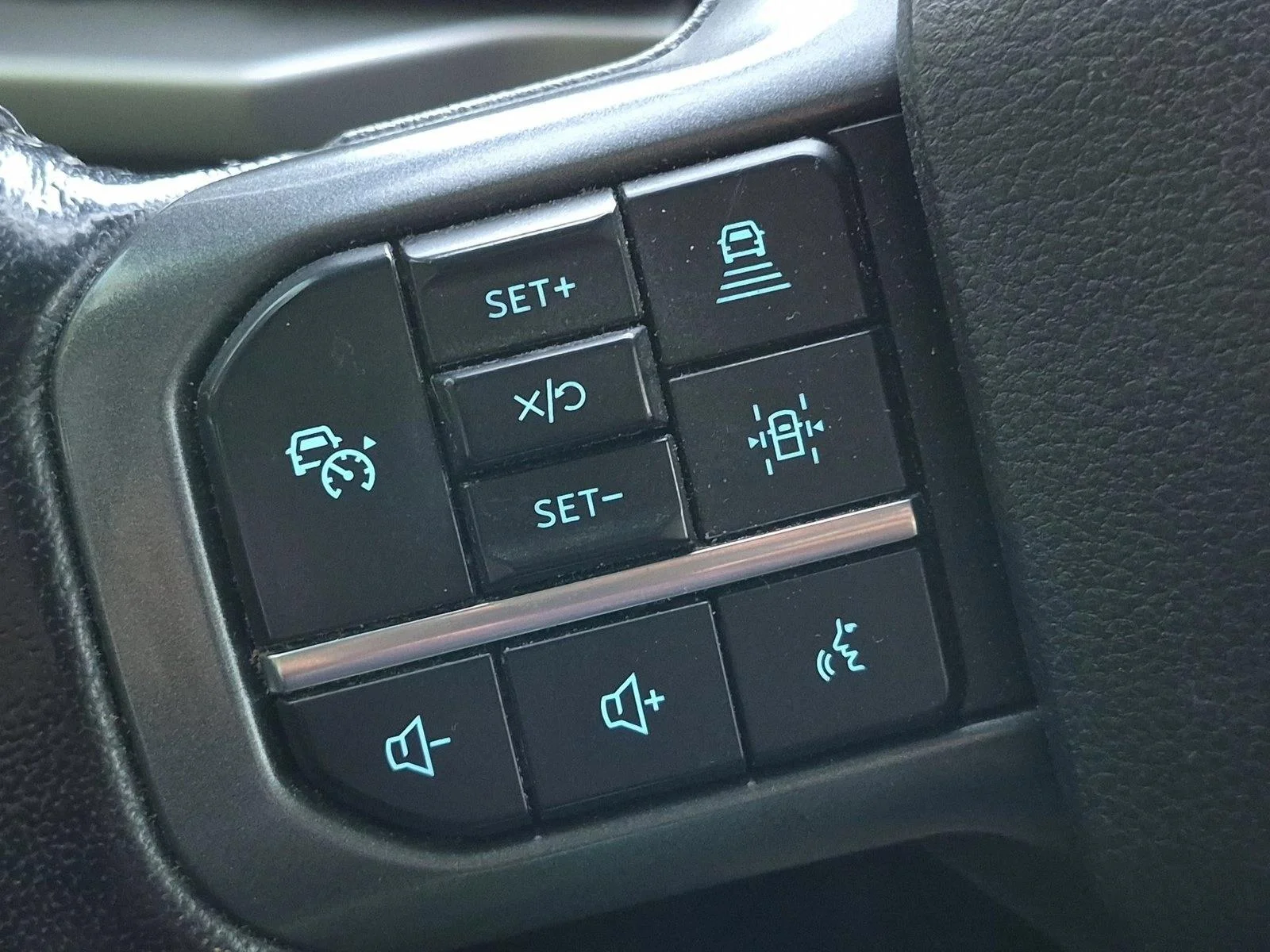 Used 2021 Space White Metallic Ford XLT image 16
