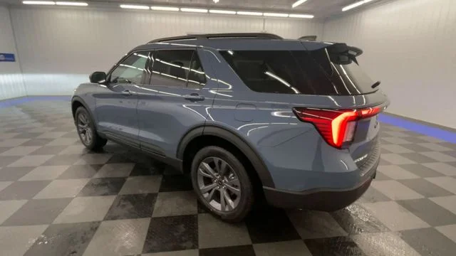 New 2026 Vapor Blue Metallic Ford Active image 6