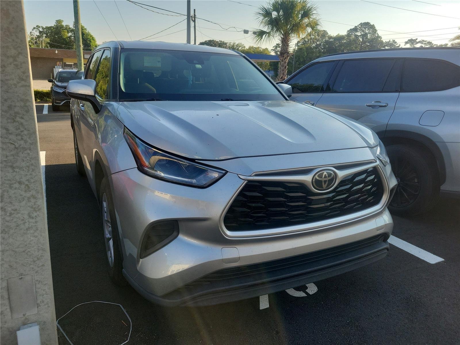 Used 2021 Celestial Silver Metallic Toyota L image 4