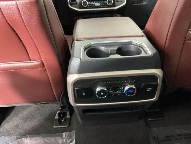 Used 2024  Ford Limited image 22