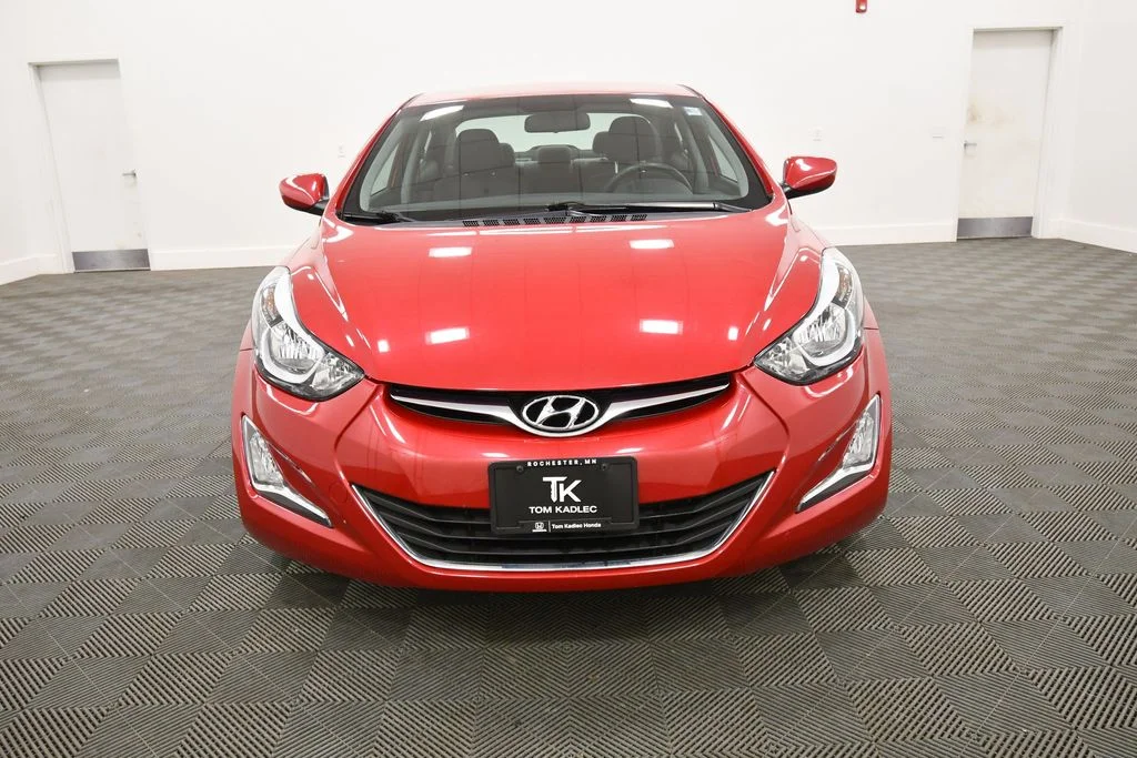 Used 2016 Red Hyundai SE image 10