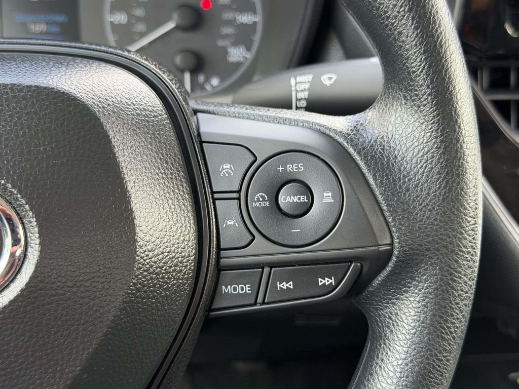 Certified Used 2025  Toyota LE image 11