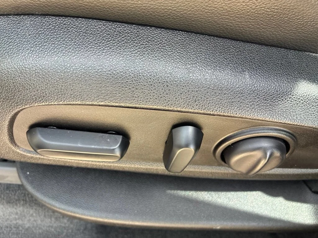 Used 2019 IRIDESCENT PEARL TRICOAT Chevrolet Premier image 7