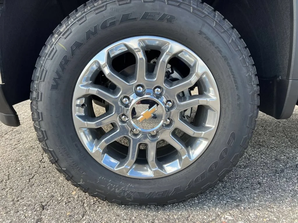 2025 Chevrolet Silverado 2500 HD LTZ - Photo 8