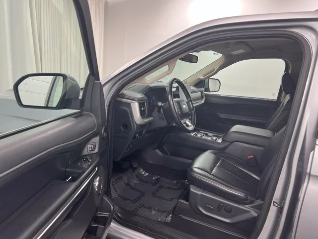Used 2024 Silver Ford XLT image 13