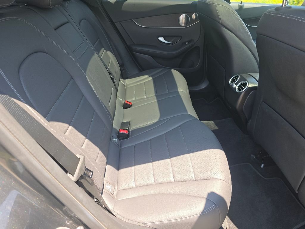 Used 2020 Graphite Gray Metallic Mercedes-Benz GLC 300 image 21