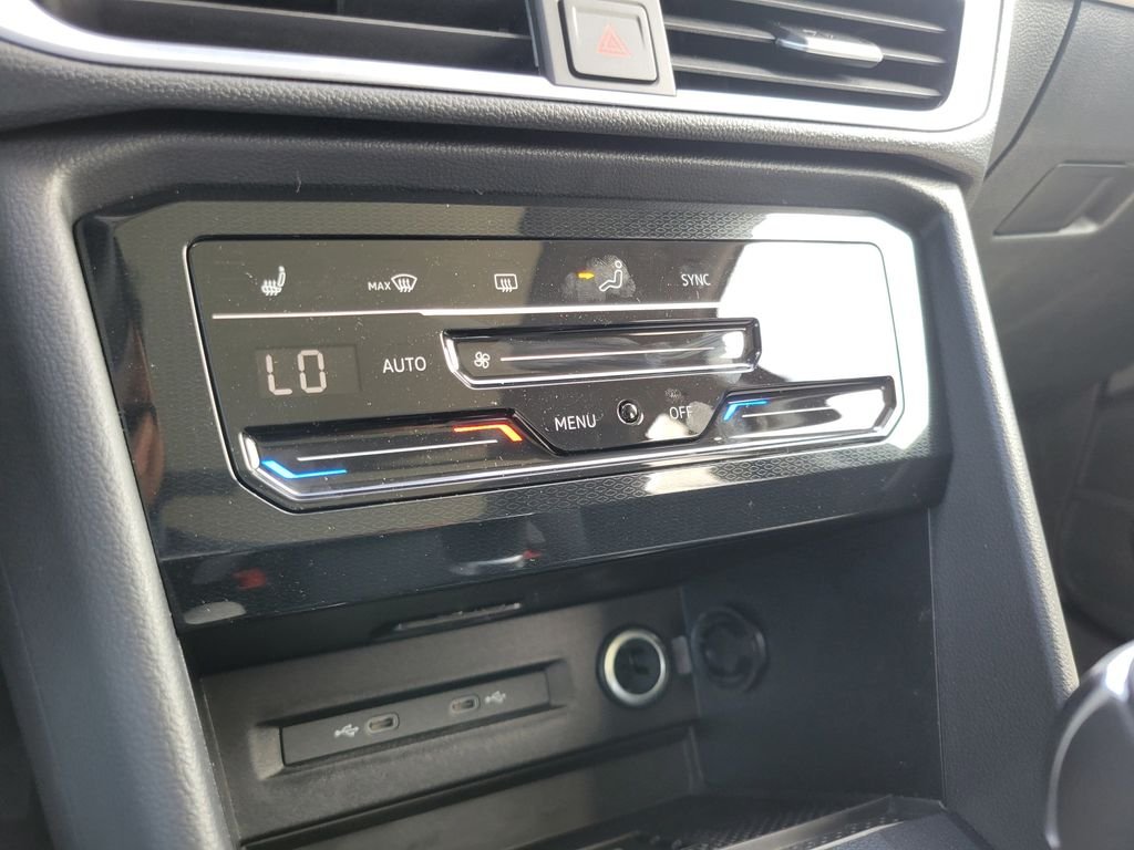 New 2026 Black Volkswagen 1.5T SE image 17