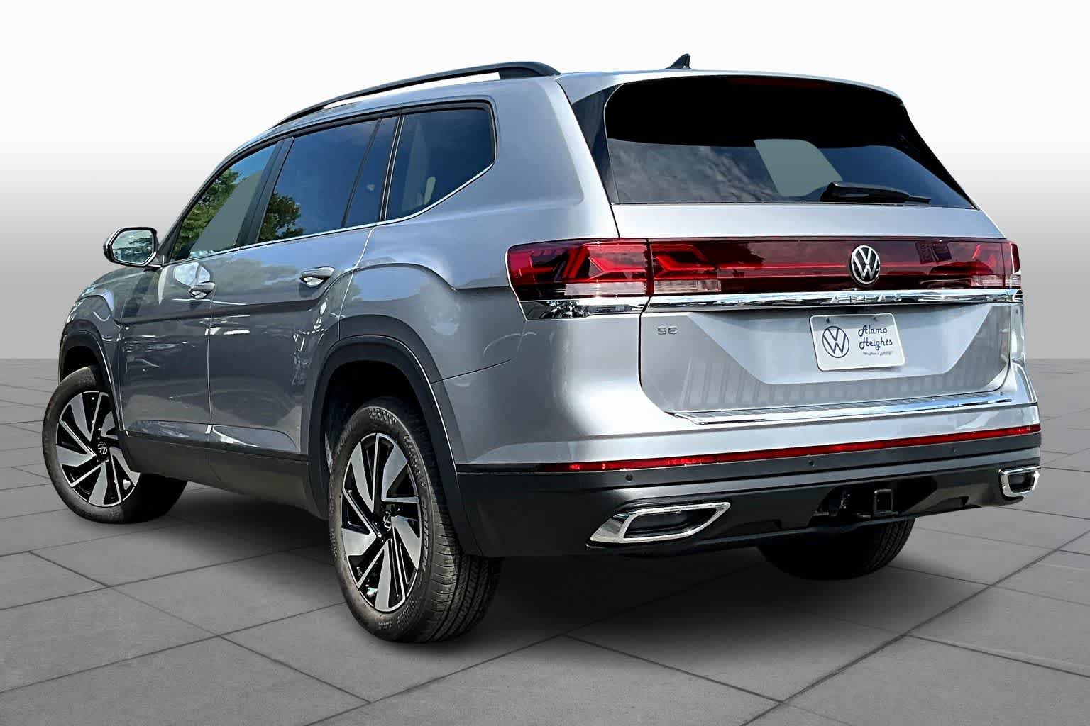 New 2026 Silver Mist Metallic Volkswagen 2.0T SE W/TECHNOLOGY image 12