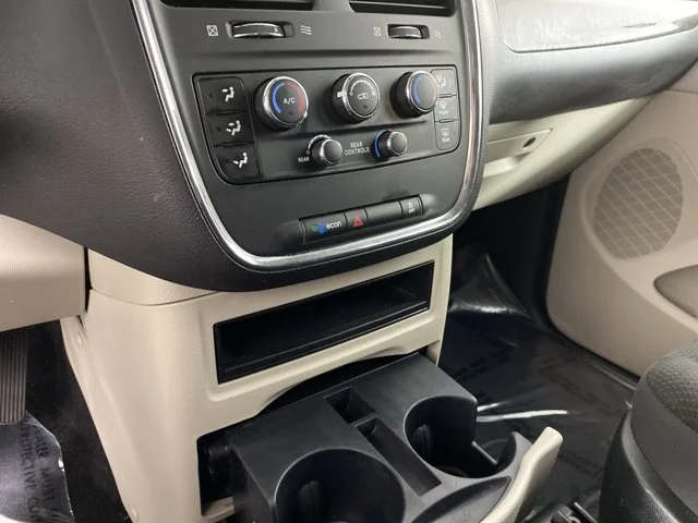 Used 2018 Blue Dodge SE image 27