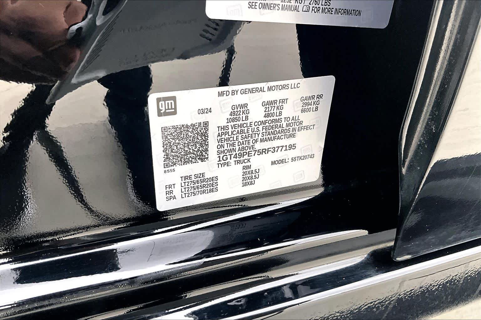 Used 2024 Onyx Black GMC AT4 image 29