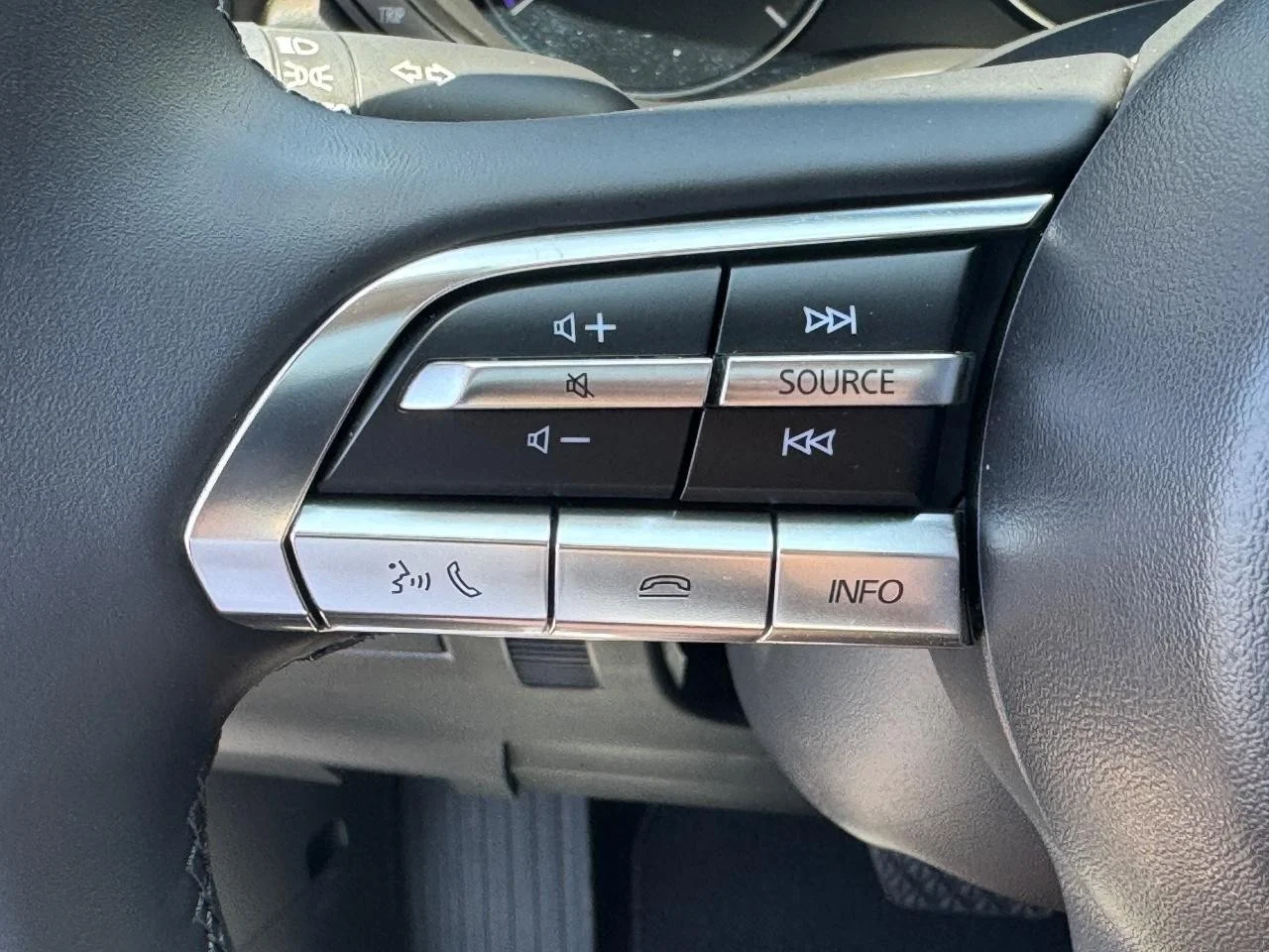Used 2025 Machine Gray Metallic Mazda Premium image 57