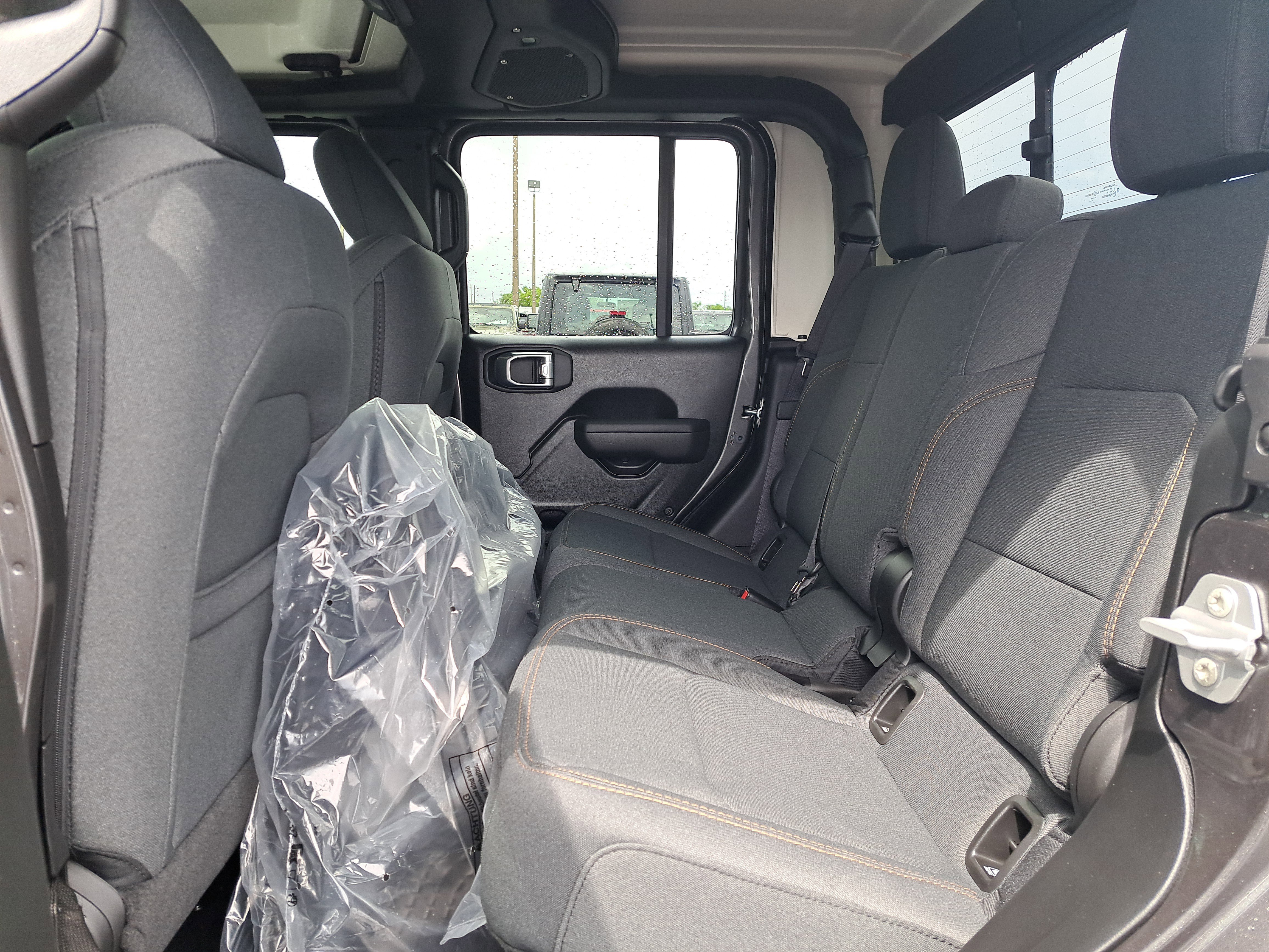 New 2026 Granite Crystal Metallic Clearcoat Jeep Sport S image 8