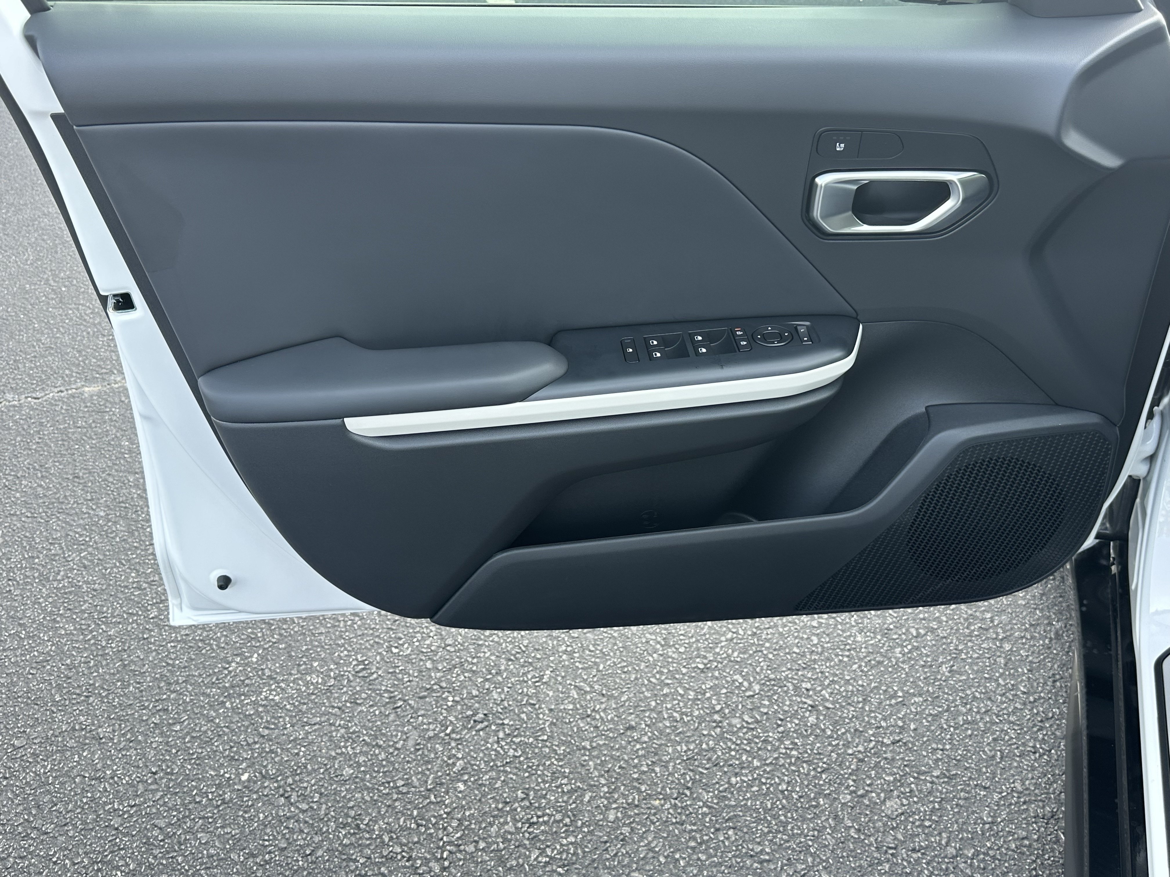 New 2026 Snow White Pearl Kia GT-Line image 11