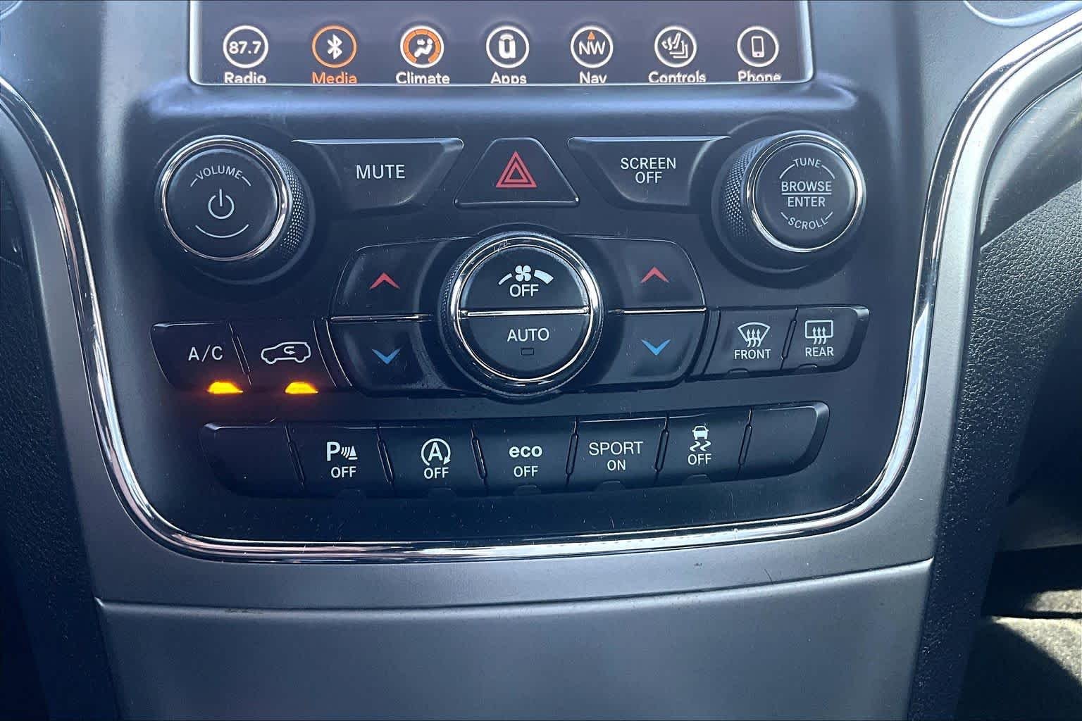 Used 2018 Rhino Clear Coat Jeep Altitude image 35