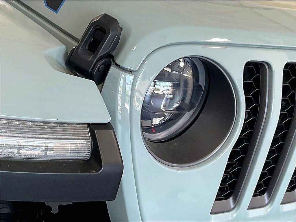 Used 2023 Gray Jeep Rubicon 4xe image 31