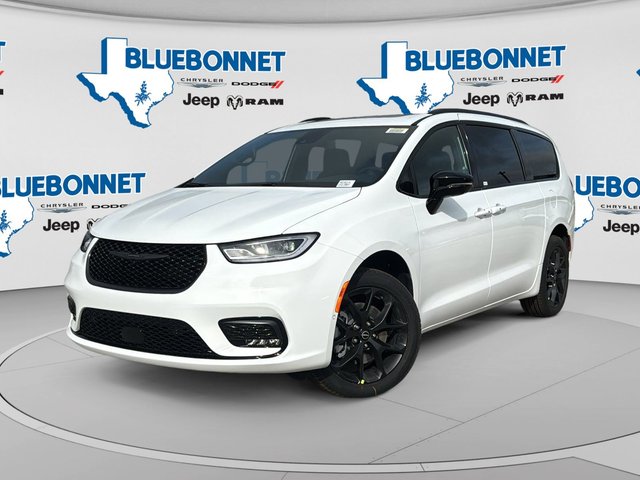 Pre-Owned 2026 Chrysler Pacifica Limited AWD